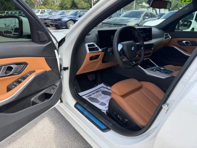 2025 BMW 3 Series — photo 15 view