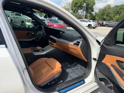 2025 BMW 3 Series — photo 30 view