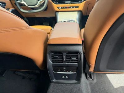 2025 BMW 3 Series — photo 33 view