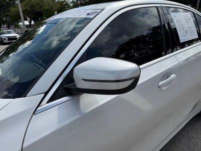 2025 BMW 3 Series — photo 10 view