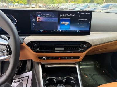 2025 BMW 3 Series — photo 21 view
