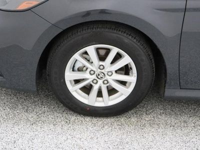 2025 Toyota Camry FWD - Photo 10