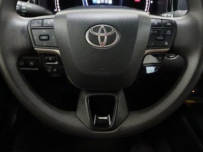 2025 Toyota Camry FWD - Photo 22