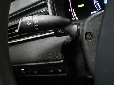 2025 Toyota Camry FWD - Photo 23