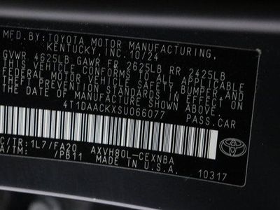 2025 Toyota Camry FWD - Photo 39