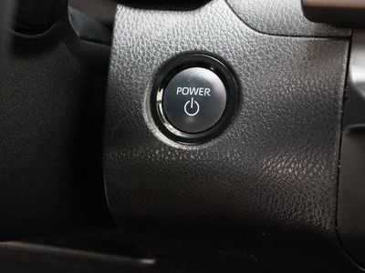 2025 Toyota Camry FWD - Photo 16