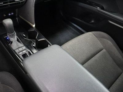 2025 Toyota Camry FWD - Photo 15