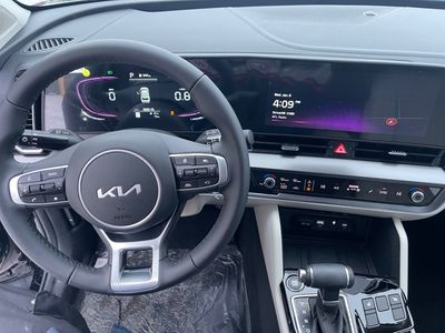 2025 Kia Sportage — photo 12 view