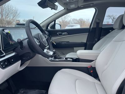 2025 Kia Sportage — photo 9 view