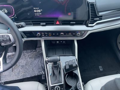 2025 Kia Sportage — photo 13 view
