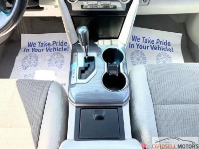 2014 Toyota Camry Hybrid — photo 26 view