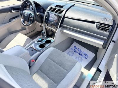 2014 Toyota Camry Hybrid — photo 33 view