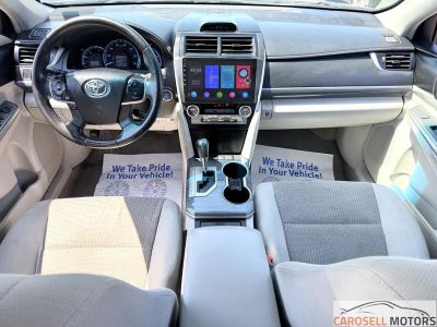 2014 Toyota Camry Hybrid — photo 17 view