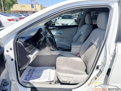 2014 Toyota Camry Hybrid — photo 12 view