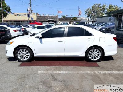 2014 Toyota Camry Hybrid — interior view