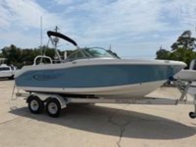 2026 Robalo 207 DC - Photo 2