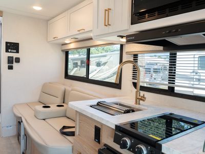 2026 Thor Motor Coach CHATEAU - Photo 7