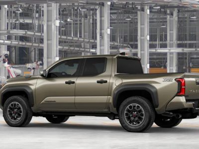 2026 Toyota Tacoma i-FORCE MAX - Photo 7