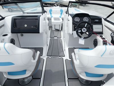 2025 Hurricane SunDeck 2600 OB - Photo 9