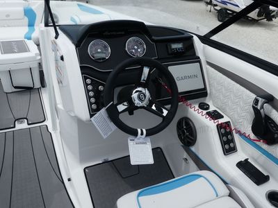 2025 Hurricane SunDeck 2600 OB - Photo 10