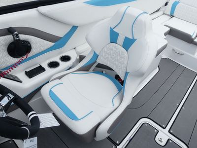 2025 Hurricane SunDeck 2600 OB - Photo 12