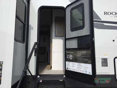 2027 Forest River RV Rockwood Signature — photo 19 view