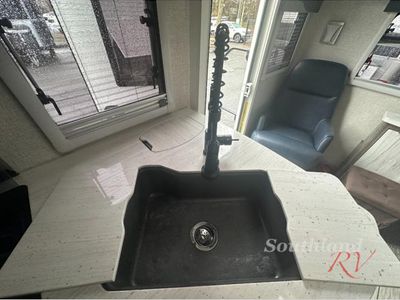 2022 Lance Travel Trailers - Photo 15