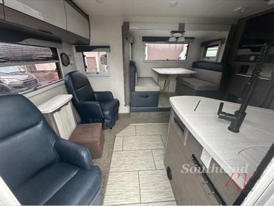 2022 Lance Travel Trailers - Photo 8