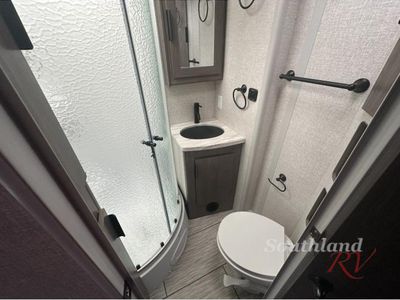 2022 Lance Travel Trailers - Photo 19