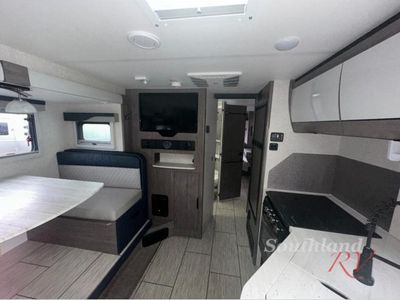 2022 Lance Travel Trailers - Photo 12