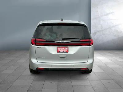 2024 Chrysler Pacifica - Photo 5