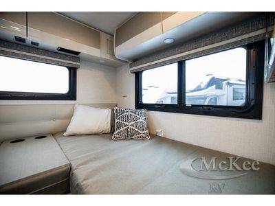 2026 Thor Motor Coach Vegas - Photo 35