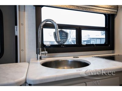 2026 Thor Motor Coach Vegas - Photo 26