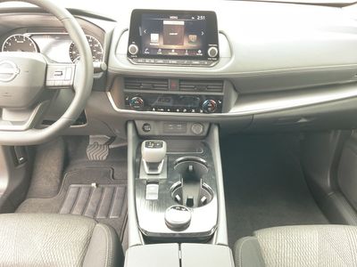 2026 Nissan Rogue — photo 13 view
