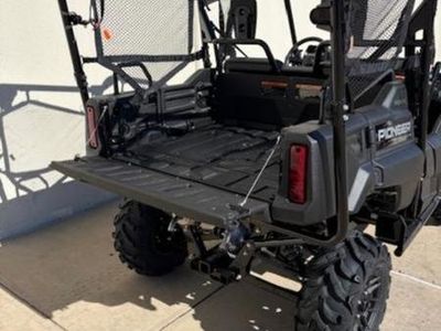 2026 Honda Pioneer 700-4 Deluxe - Photo 6