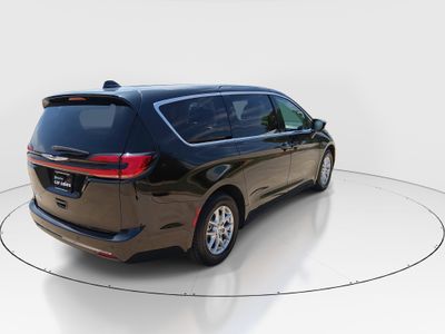 2023 Chrysler Pacifica - Photo 7