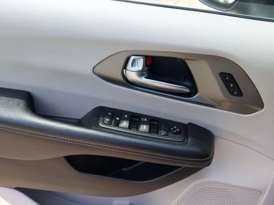 2023 Chrysler Pacifica - Photo 21