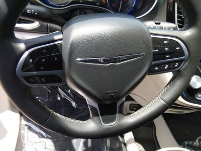 2023 Chrysler Pacifica - Photo 12