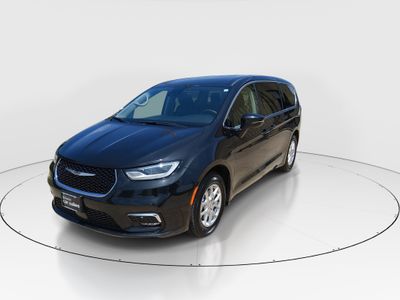 2023 Chrysler Pacifica - Photo 3