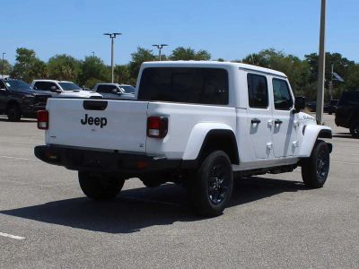 2026 Jeep Gladiator — side profile view