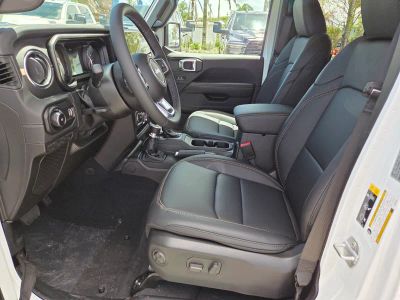 2026 Jeep Wrangler — photo 12 view