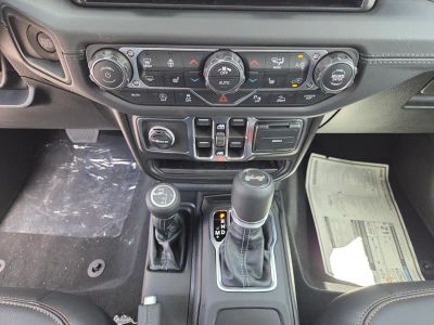 2026 Jeep Wrangler — photo 15 view