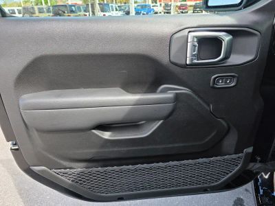 2026 Jeep Wrangler — photo 15 view