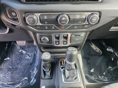 2026 Jeep Wrangler — photo 16 view