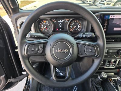 2026 Jeep Wrangler — photo 17 view