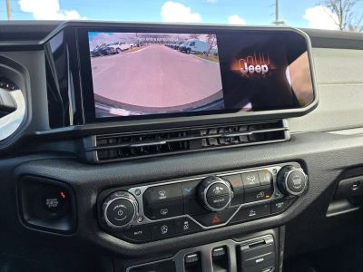 2026 Jeep Wrangler — photo 21 view