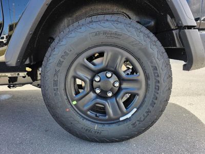 2026 Jeep Wrangler — photo 11 view
