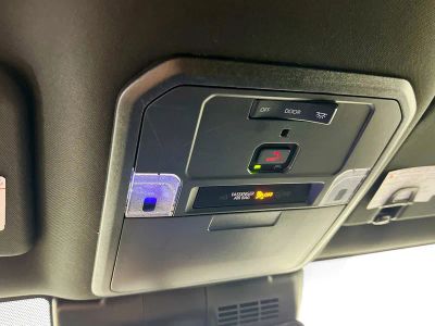 2024 Toyota Tacoma — photo 12 view