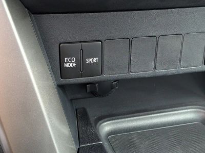 2017 Toyota RAV4 — photo 30 view