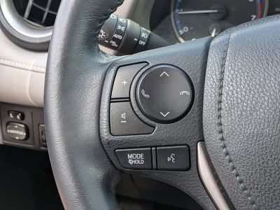 2017 Toyota RAV4 — photo 25 view